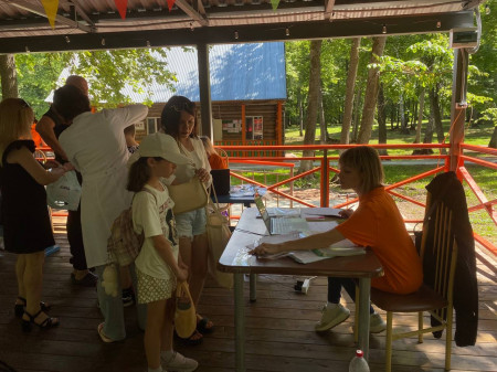  ЛЕТО-2025 ВОРВАЛОСЬ! В «ОРЛЁНКЕ» СТАРТОВАЛА ПЕРВАЯ СМЕНА – МЫ ВСТРЕЧАЕМ НАШИХ «ОРЛЯТ»! 