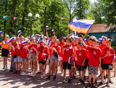 Флаг, Гимн и "Тин-Лига"! &laquo;Орлёнок&raquo; масштабно отметил День России!