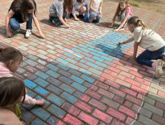 Яркий День России в &laquo;Маяке&raquo;: Конкурс рисунков на асфальте!