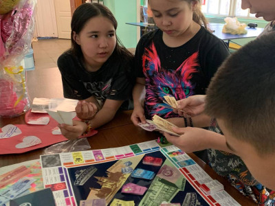 игра в деталях "Монополия Саратов-Энгельс