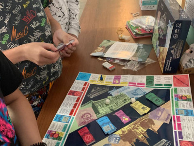 игра в деталях "Монополия Саратов-Энгельс