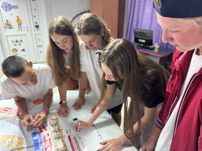 "Тот неловкий момент, когда ты Наследник ЖД славы, но боишься высоты и поездов!"