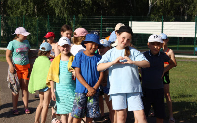 Калейдоскоп летних приключений: детективные расследования, русские печи и бег в гигантских ботинках 