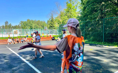 СПОРТ - ЭТО РАДОСТЬ ДЕТЕЙ, ОСОБЕННО, КОГДА РЯДОМ ТИН-ЛИГА!