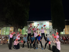 "Внимание! Если вы заметили летающие пирамиды и слышите громкие кричалки, не пугайтесь, вы просто попали в ДОЛ &laquo;Экспресс&raquo; на чирлидинг!"