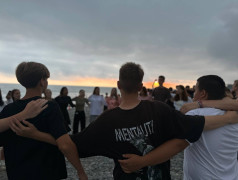 "Это больше, чем традиция": Прощание с морем в ДОЛ "Экспресс"