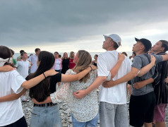 "Это больше, чем традиция": Прощание с морем в ДОЛ "Экспресс"