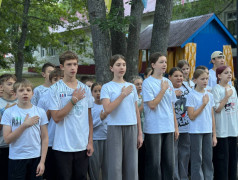 Громкие шаги, звонкие песни! "Орлёнок" чтит память Героев в смотре строя и песни!