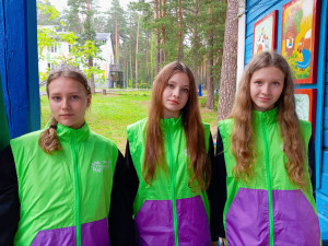 Алена В., Юля Н., Надя К.