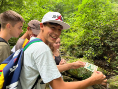 Древний камень против Чудо-Красотки: ДОЛ "Экспресс" выбрал дружбу!