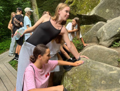 Древний камень против Чудо-Красотки: ДОЛ "Экспресс" выбрал дружбу!