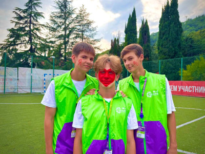 "Объявляется посадка на счастье! Мы - Дети РЖД!"