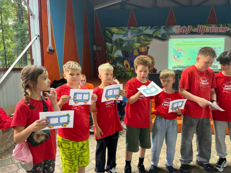 Орлята поздравляют железнодорожников!