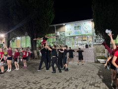 "Костюмы, акробатика и крики до луны: "ДОЛ Экспресс" показал, что такое настоящий чирлидинг-хаос!"