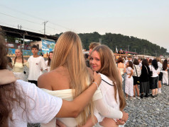 "Закат, слезы, орлятский круг: Так ДОЛ "Экспресс" прощается с морем