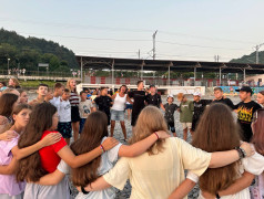 "Закат, слезы, орлятский круг: Так ДОЛ "Экспресс" прощается с морем