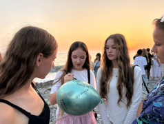 "Закат, слезы, орлятский круг: Так ДОЛ "Экспресс" прощается с морем