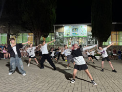 "Красная дорожка" в ДОЛ "Экспресс": Вожатые и дети - одна большая звезда! 