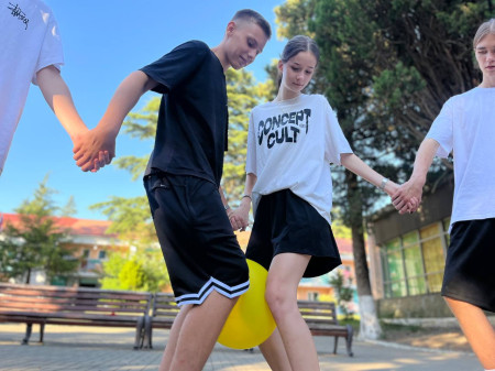 В ДОЛ «Экспресс» Тимбилдинг: От «Ненавижу вас всех» до «Мы – банда!» за один день.