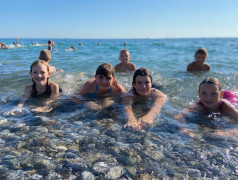 "Море по Колено, Замки до Небес! Экспресс-Отдых на Волне!"