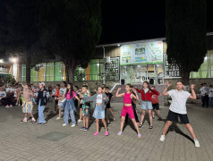 В ДОЛ &laquo;Экспресс&raquo; зажглась танцевальная феерия!