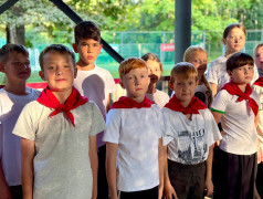 Смотр строя и песни: Орлята покорили эпоху пионерии! 