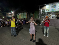 Мистер и Мисс": Где дети танцуют, а вожатые жгут