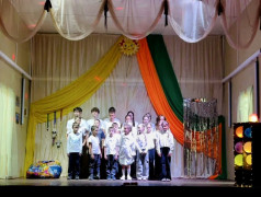 "Мы &ndash; дети РЖД": В "Огоньках" прозвучал финальный аккорд лета.