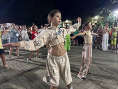 ДОЛ "Экспресс" отжигает: 75 танцоров доказали, что в лагере не только едят и спят!