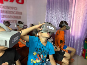 Show Express в этом клубе просит снять очки!