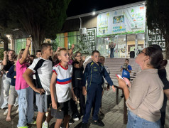 В ДОЛ "Экспресс" клонировали звезд! Леди Гага и Артур Пирожков в одном флаконе!