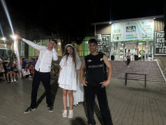 В ДОЛ "Экспресс" клонировали звезд! Леди Гага и Артур Пирожков в одном флаконе!