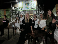 В ДОЛ "Экспресс" клонировали звезд! Леди Гага и Артур Пирожков в одном флаконе!