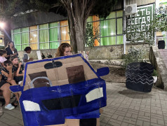 В ДОЛ "Экспресс" клонировали звезд! Леди Гага и Артур Пирожков в одном флаконе!