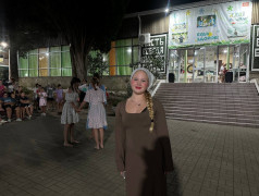 В ДОЛ "Экспресс" клонировали звезд! Леди Гага и Артур Пирожков в одном флаконе!