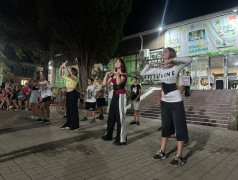 В ДОЛ "Экспресс" клонировали звезд! Леди Гага и Артур Пирожков в одном флаконе!