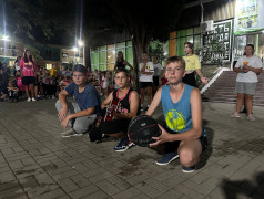 В ДОЛ "Экспресс" клонировали звезд! Леди Гага и Артур Пирожков в одном флаконе!