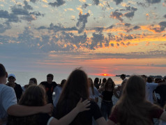 &laquo;Расстаёмся с морем (но мысленно всё ещё плещемся)&raquo;