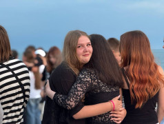 &laquo;Расстаёмся с морем (но мысленно всё ещё плещемся)&raquo;