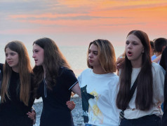 &laquo;Расстаёмся с морем (но мысленно всё ещё плещемся)&raquo;