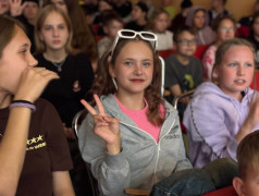 Кто сказал, что звёзды далеко?  В нашем лагере они живут среди нас! 