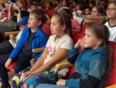 Кто сказал, что звёзды далеко?  В нашем лагере они живут среди нас! 