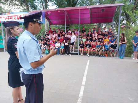 О безопасности в общественном транспорте и на вокзале рассказали отдыхающим 2-ой летней смены 2025 года