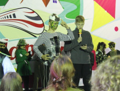 Показ мод &laquo;Современная военная форма&raquo;