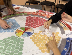 "Платформа №7: Наследники Железнодорожной Славы" &ndash; игра для всех возрастов, увлекательный семейный досуг, объединяющий детей, родителей и даже бабушек и дедушек ! 