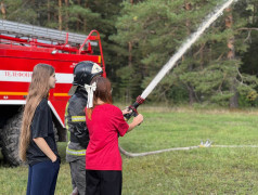 Огнеборцы из МЧС в лагере