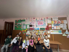 Маяк в цветах фантазии: Конкурс отрядных уголков!