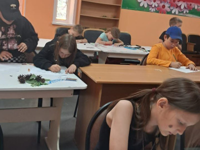 Подростки помогают тренерам