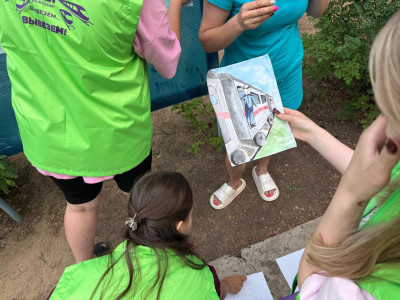 Подростки помогают тренерам