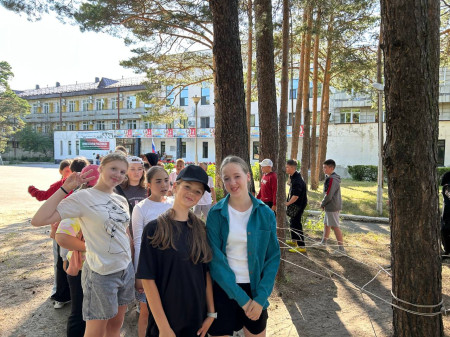 «Тропа доверия»: Не просто квест, а урок взаимопомощи и доверия для отрядов.